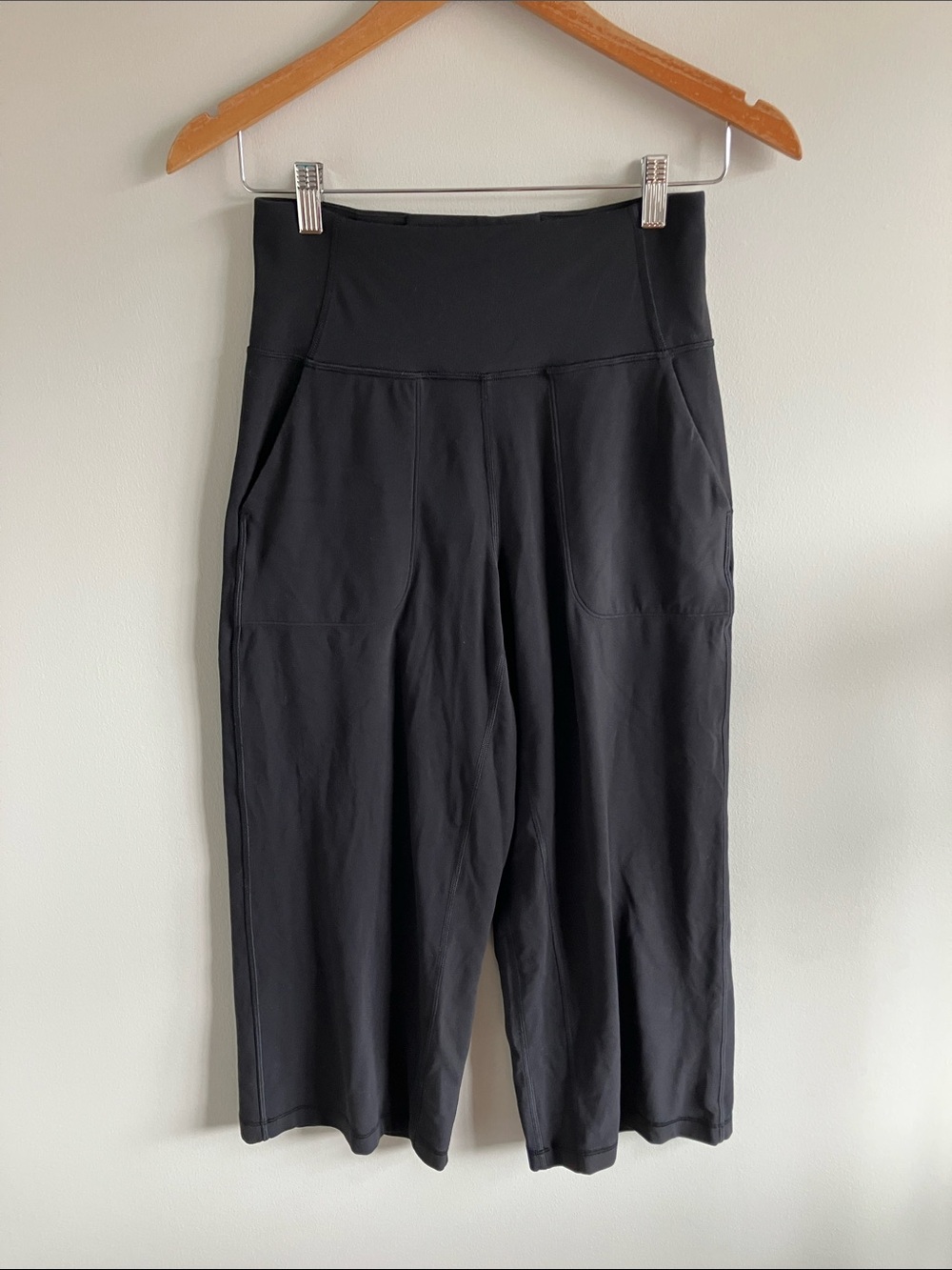 Lululemon align wide leg crop black size 6 - Picture 4 of 8
